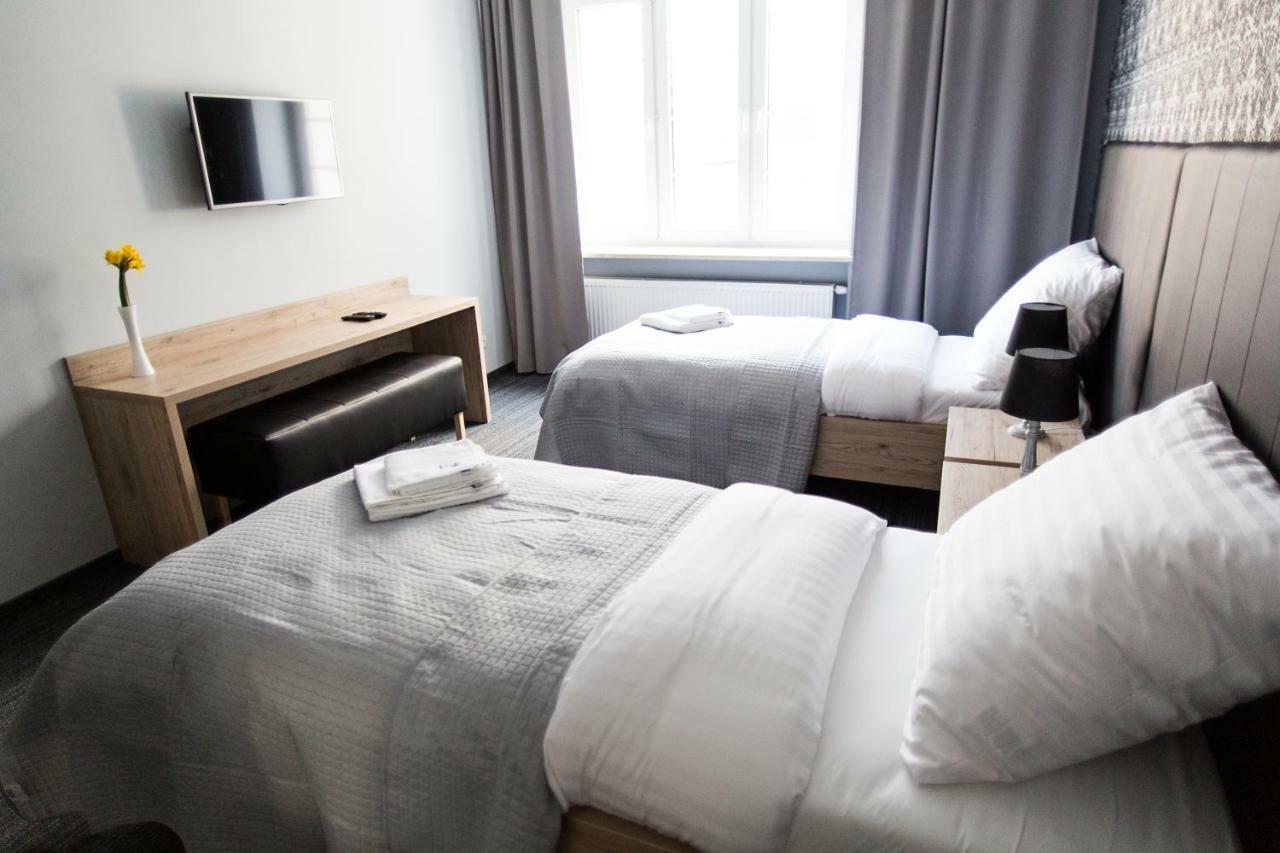 Apartament Szczęśliwa 13 *